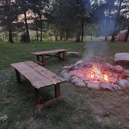 Nyaraló Miedzy Sosnami
